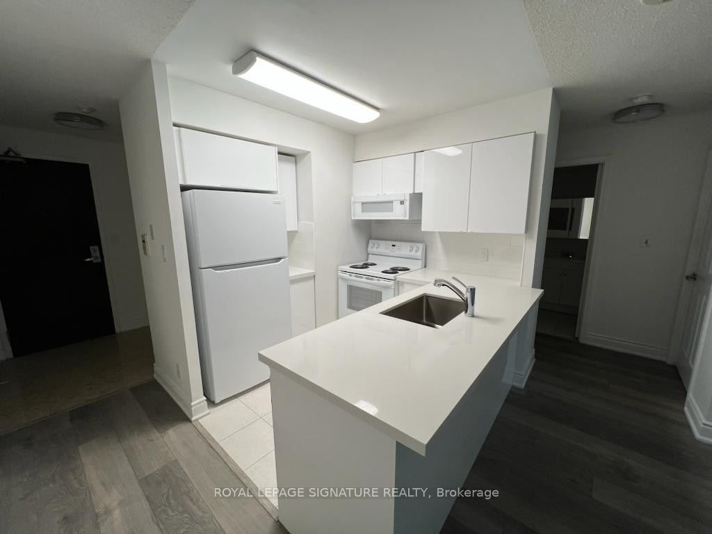 335 Rathburn Rd 11 Property Photo 2