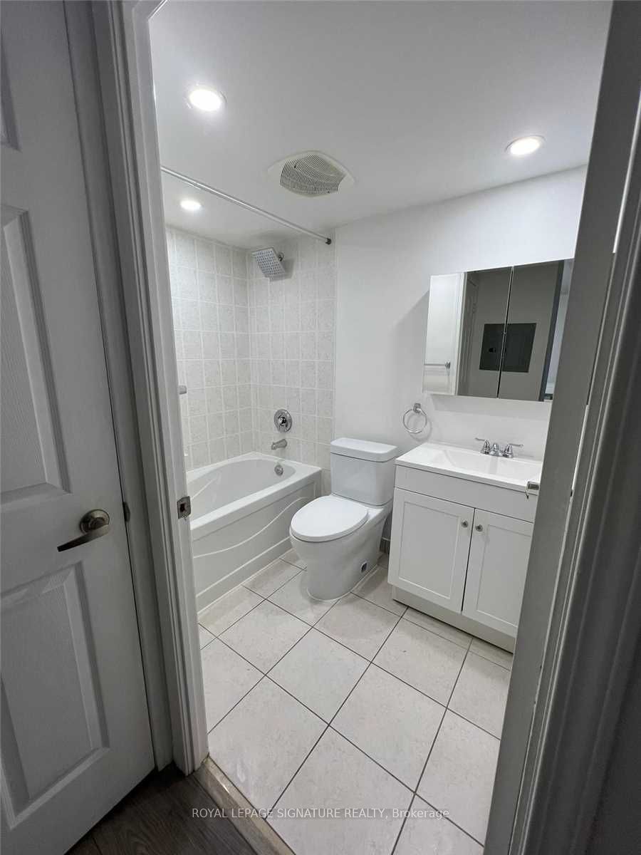 335 Rathburn Rd 11 Property Photo 3
