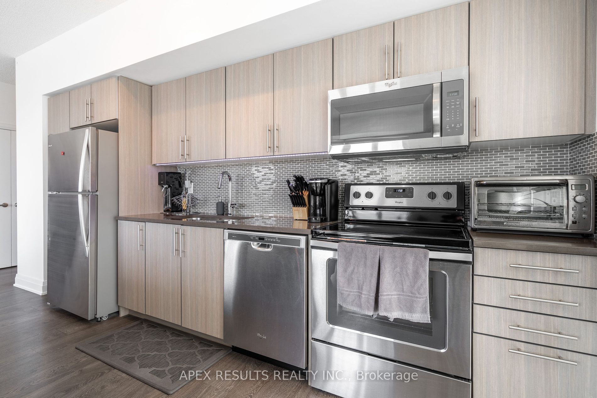 55 Speers Rd 11 Property Photo 9