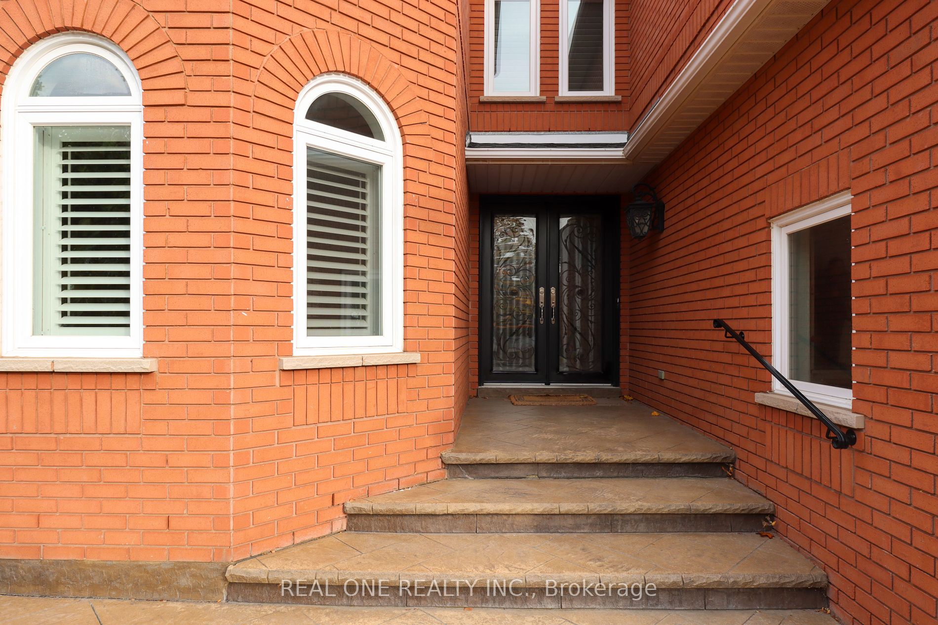 366 River Glen Blvd Property Photo 2