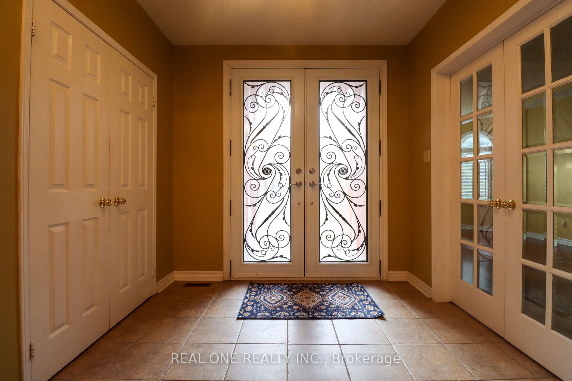 366 River Glen Blvd Property Photo 3