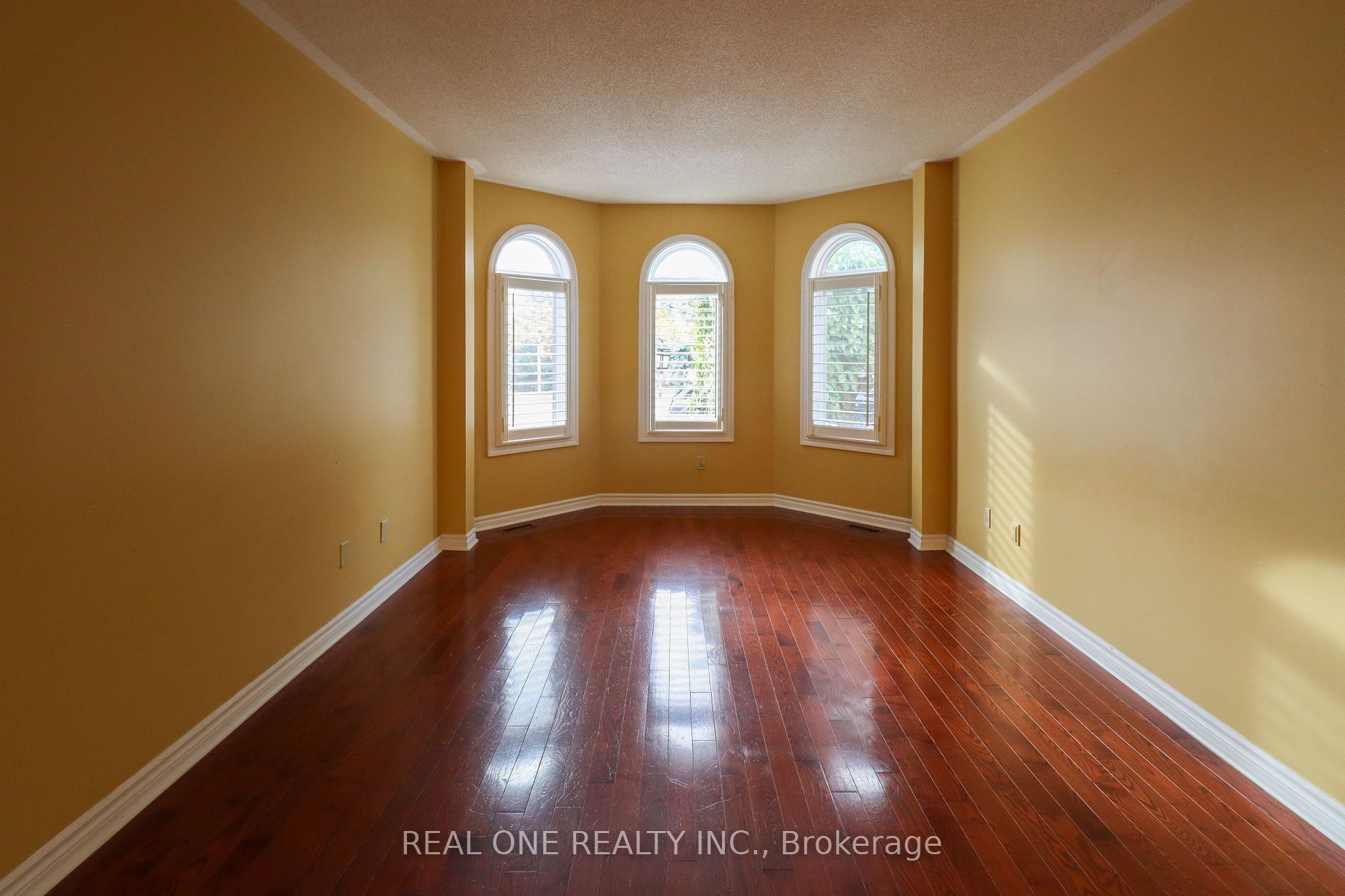 366 River Glen Blvd Property Photo 5