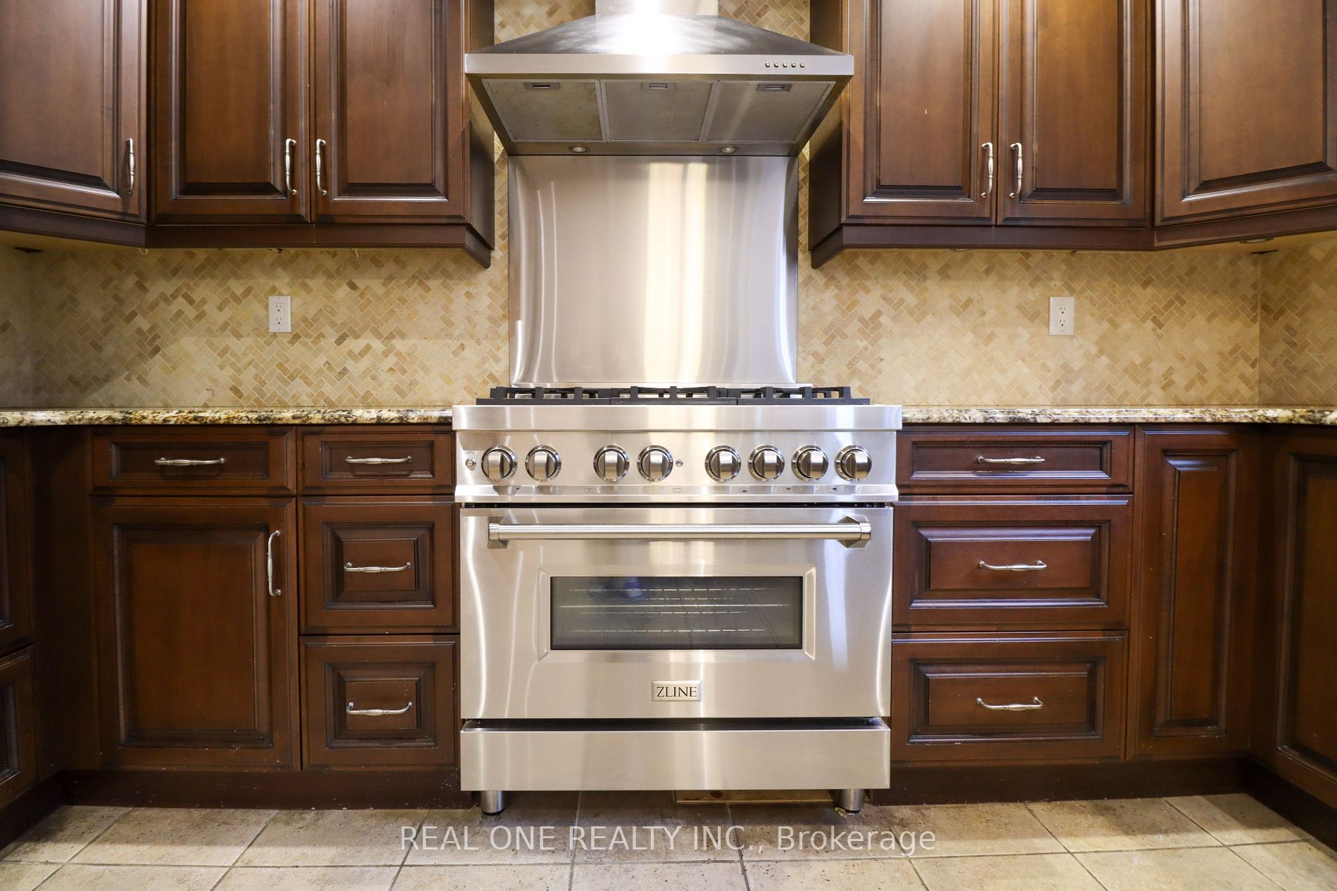 366 River Glen Blvd Property Photo 9