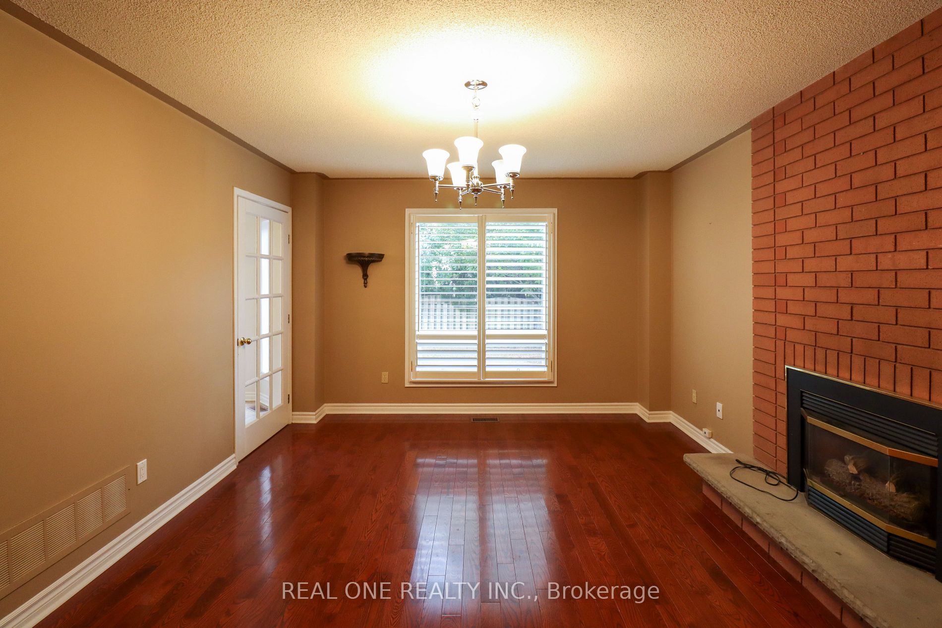 366 River Glen Blvd Property Photo 14