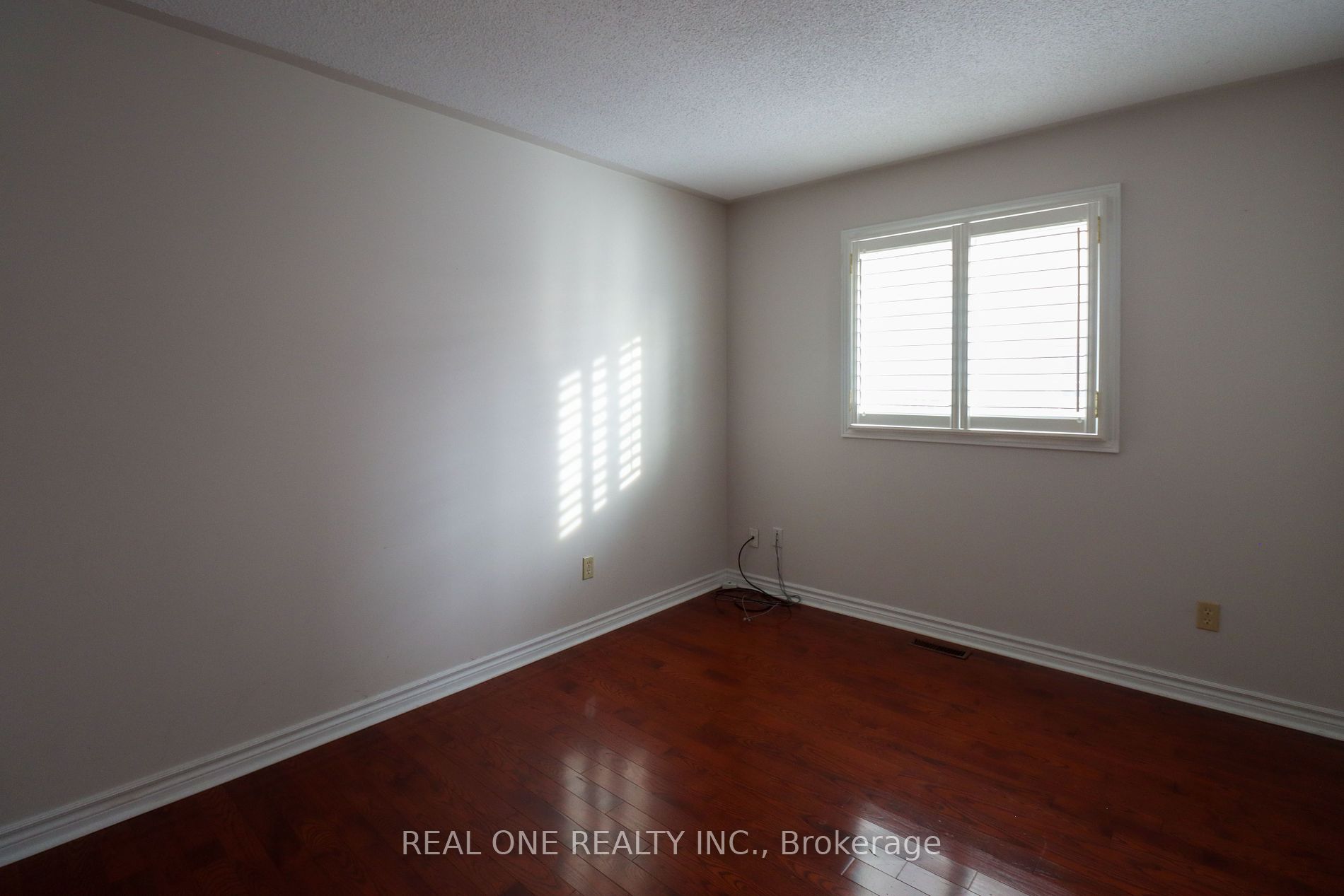 366 River Glen Blvd Property Photo 16