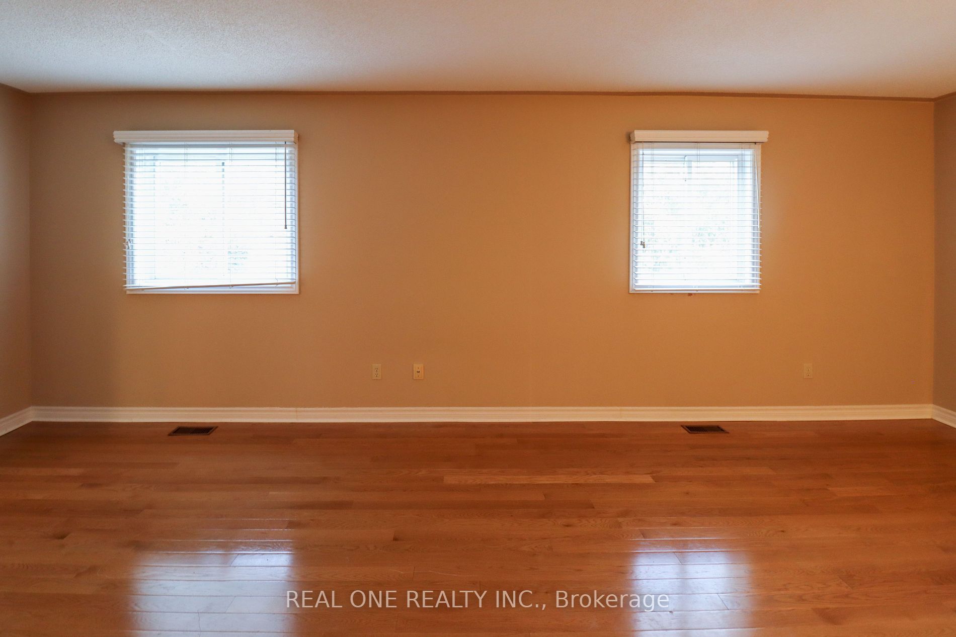 366 River Glen Blvd Property Photo 18