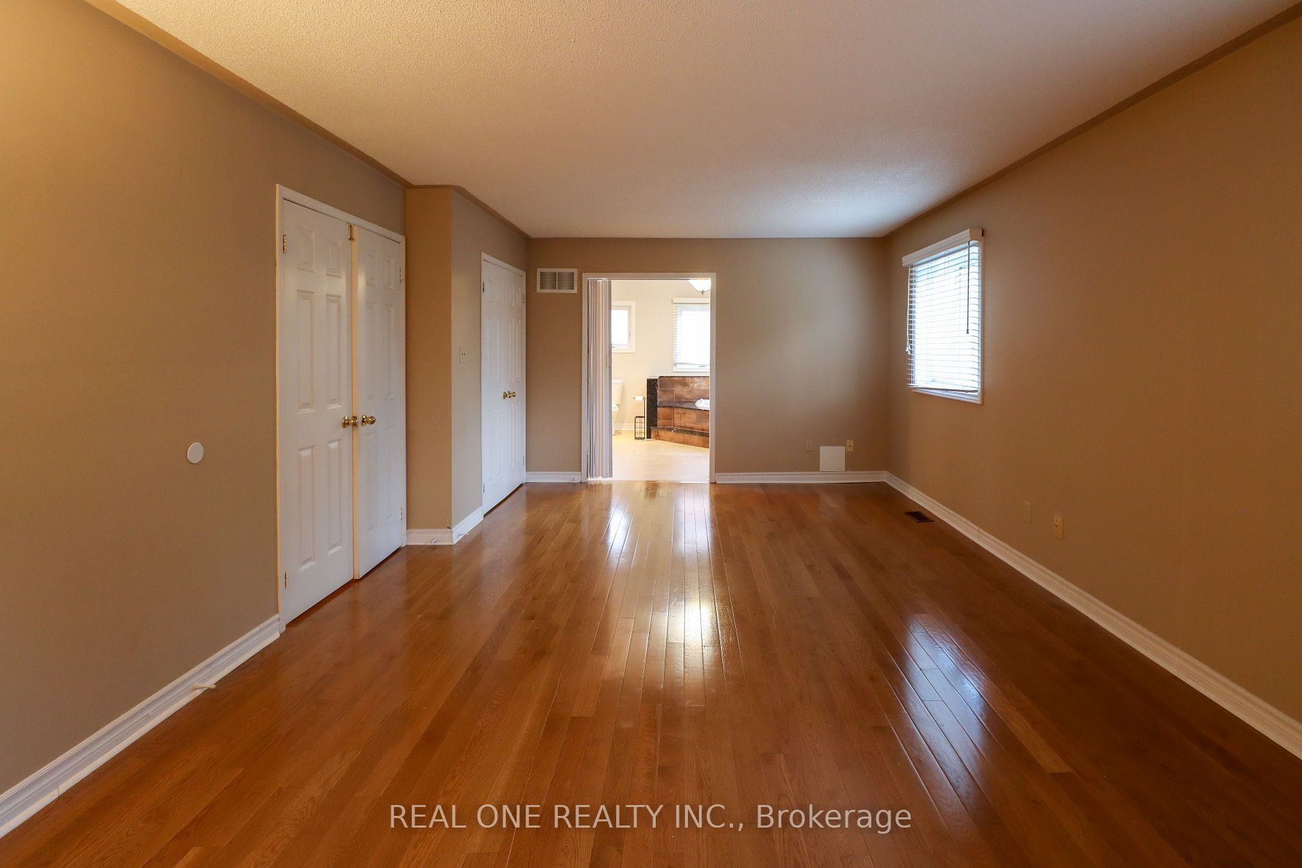 366 River Glen Blvd Property Photo 19