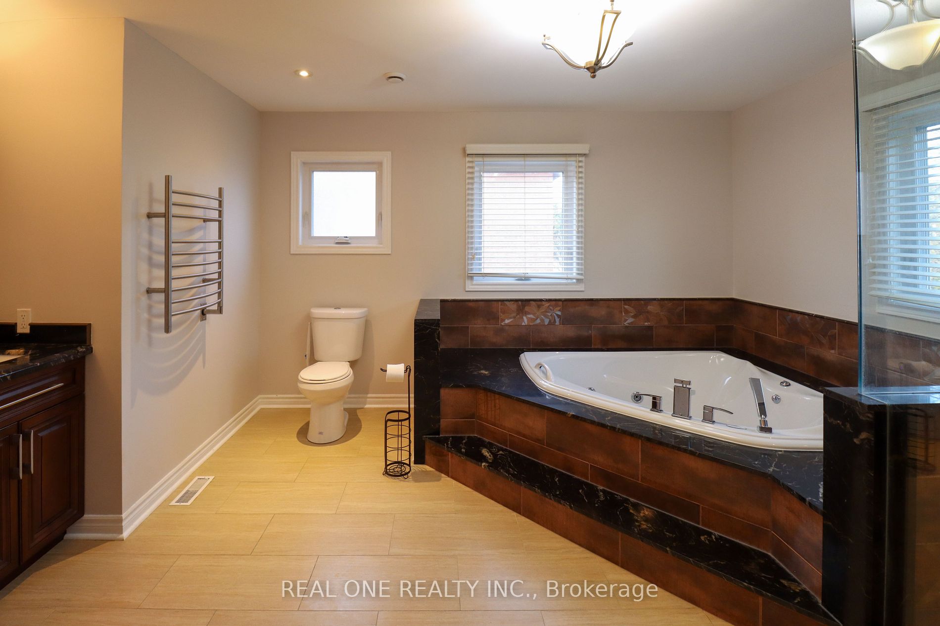 366 River Glen Blvd Property Photo 20