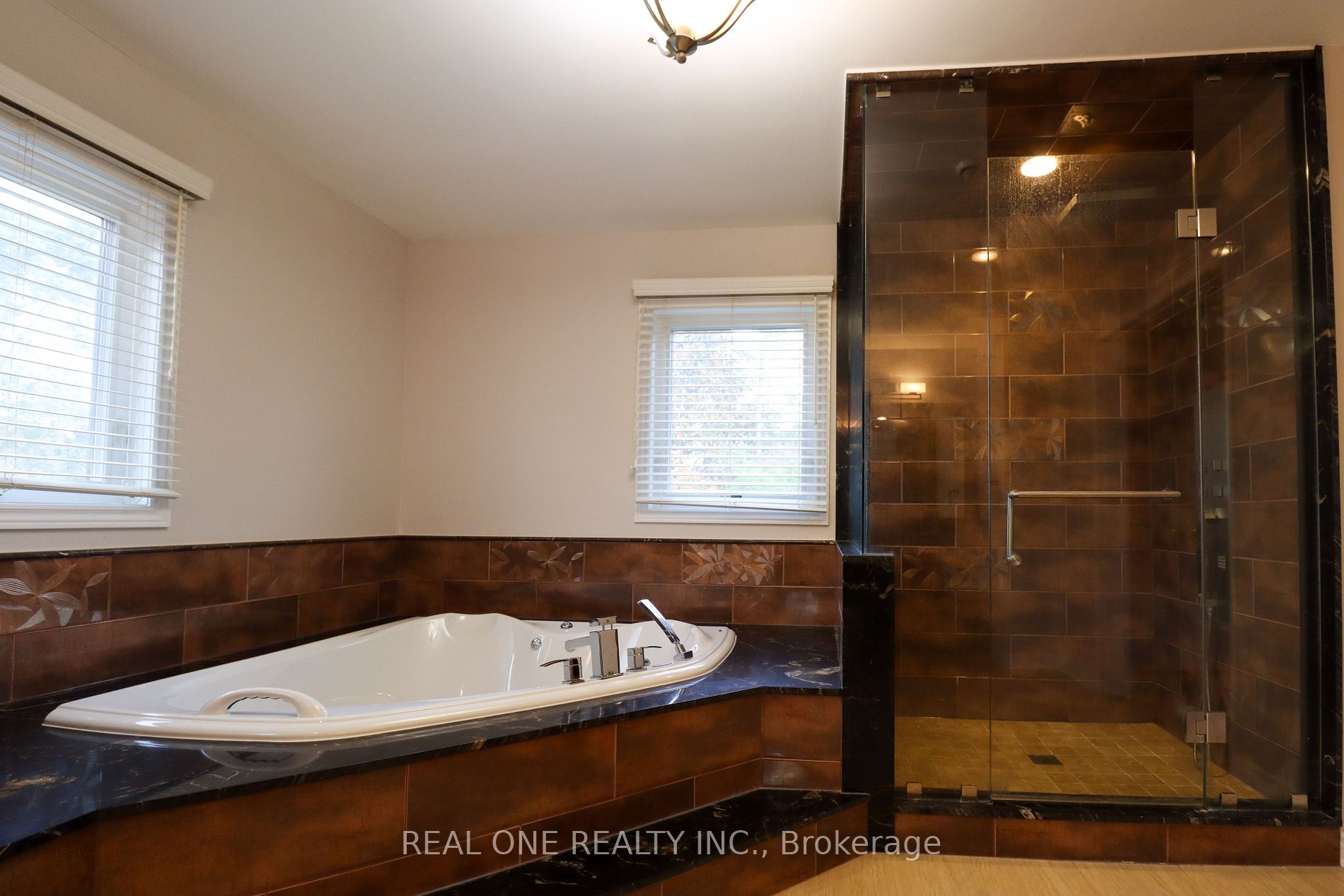 366 River Glen Blvd Property Photo 22
