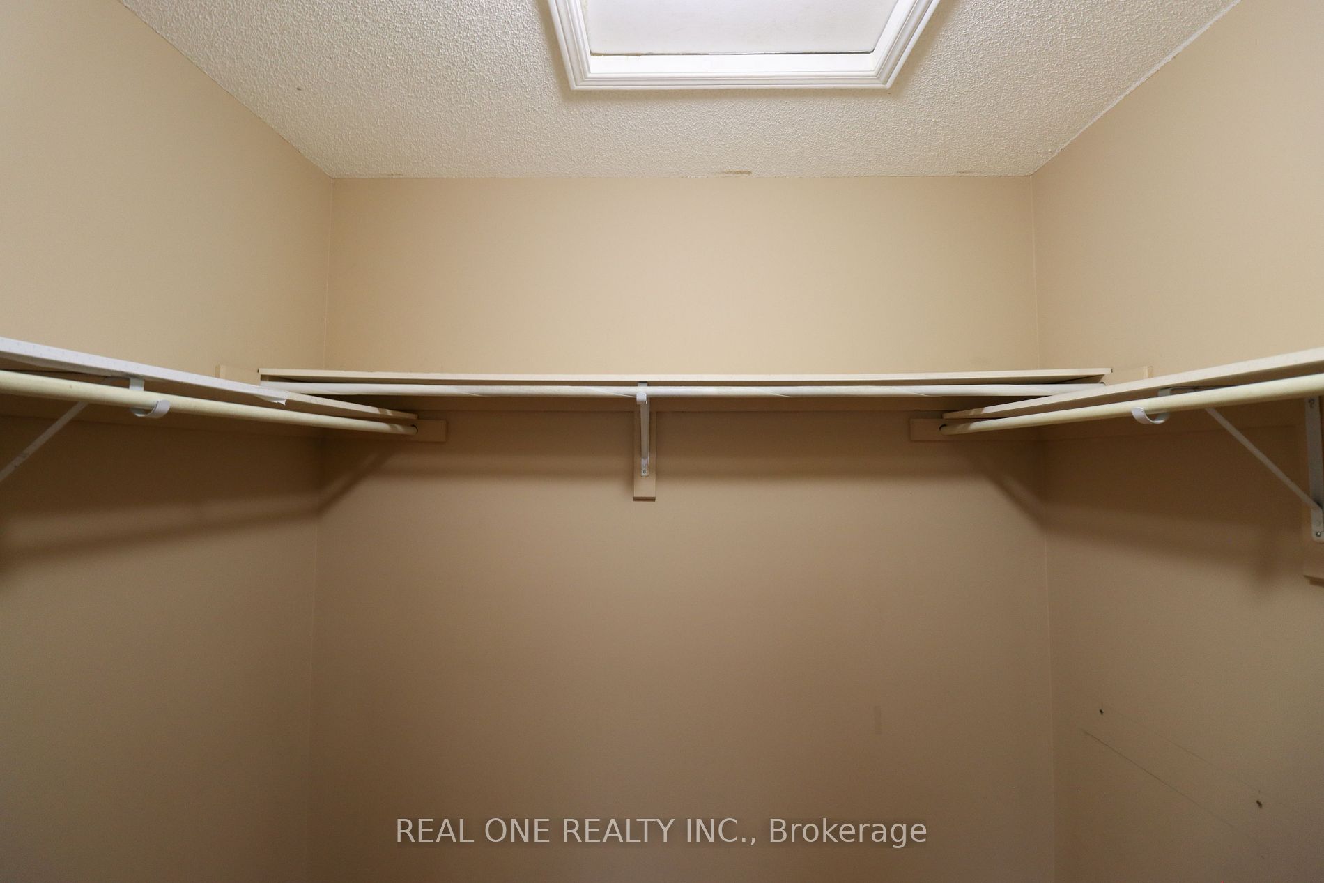 366 River Glen Blvd Property Photo 23