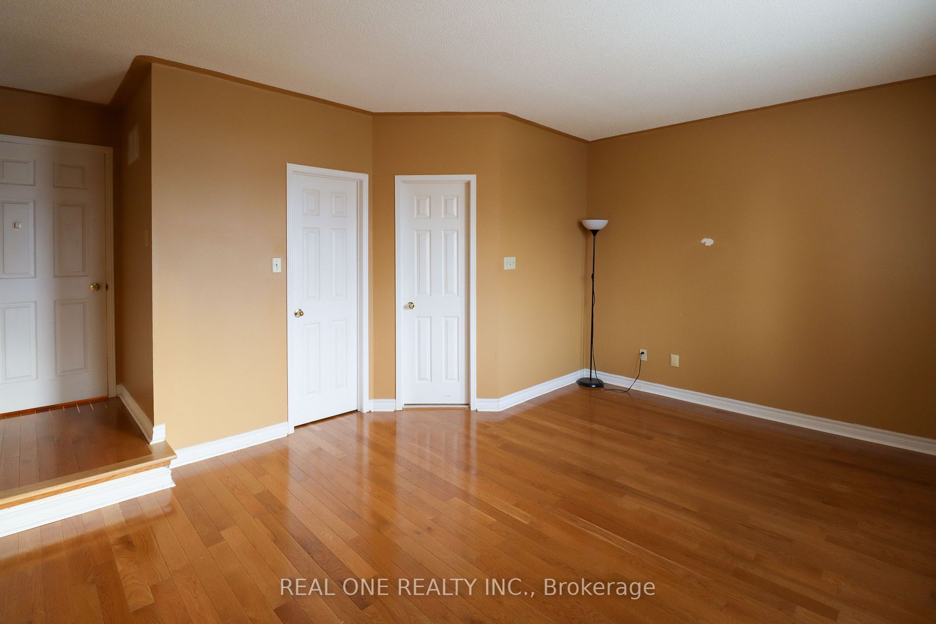 366 River Glen Blvd Property Photo 25
