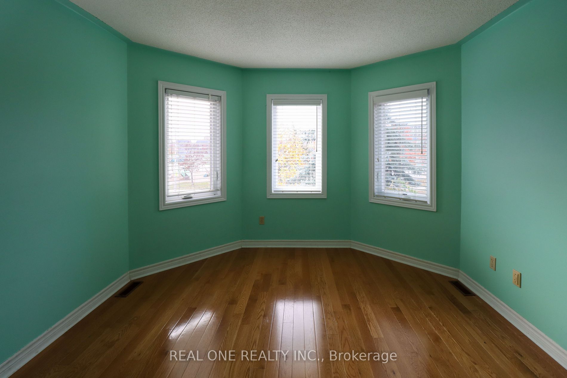 366 River Glen Blvd Property Photo 28