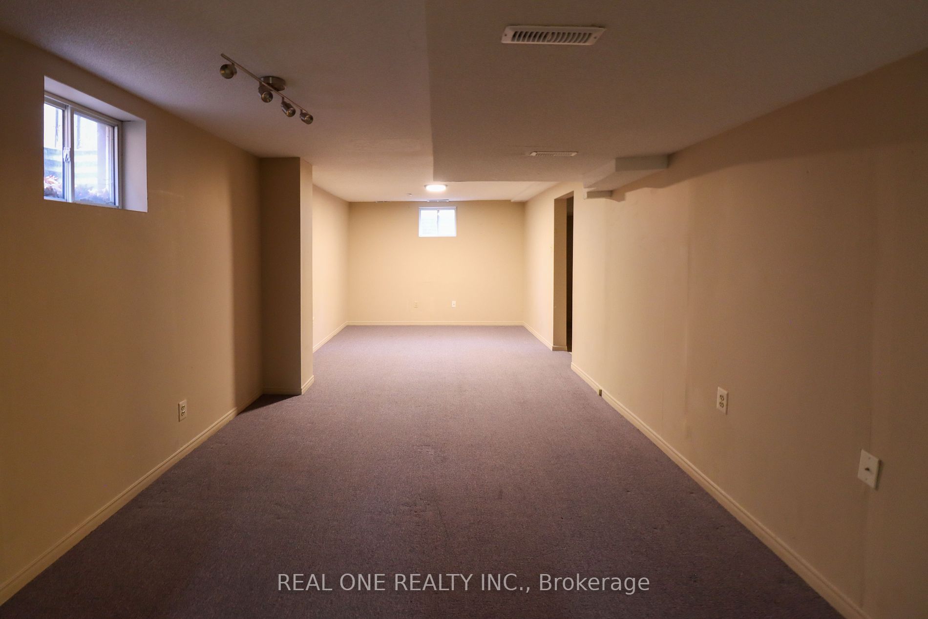 366 River Glen Blvd Property Photo 34