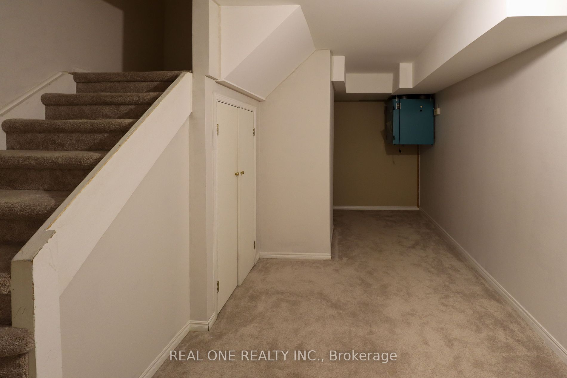 366 River Glen Blvd Property Photo 37