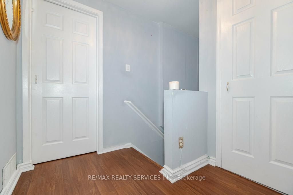 108 Fleetwood Cres 108 Property Photo 13