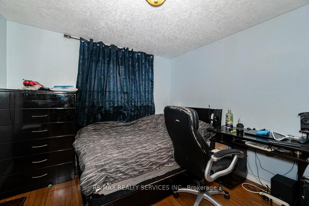 108 Fleetwood Cres 108 Property Photo 15