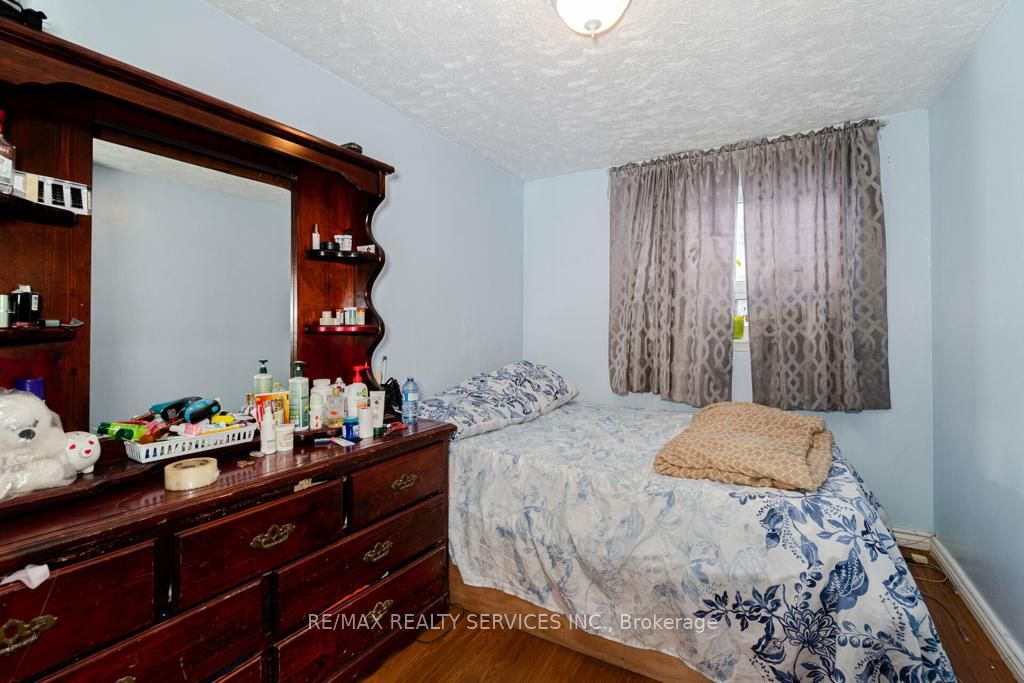 108 Fleetwood Cres 108 Property Photo 16