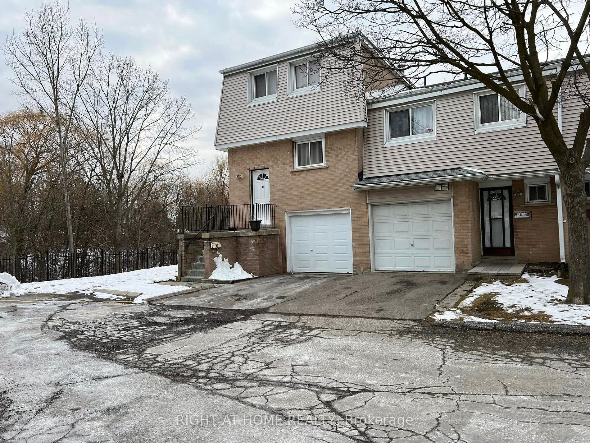 400 Mississauga Valley Blvd 44 Property Photo 1