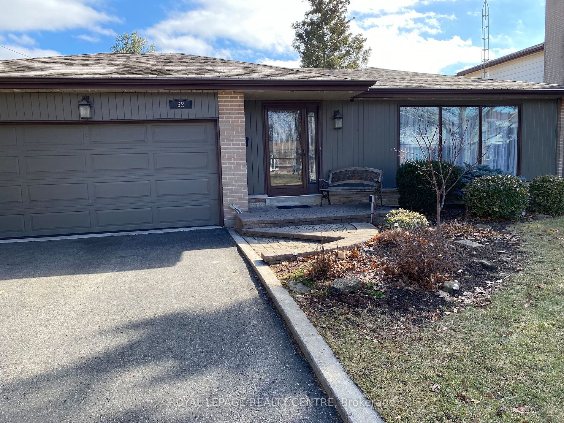 52 Bromley Cres Property Photo 2