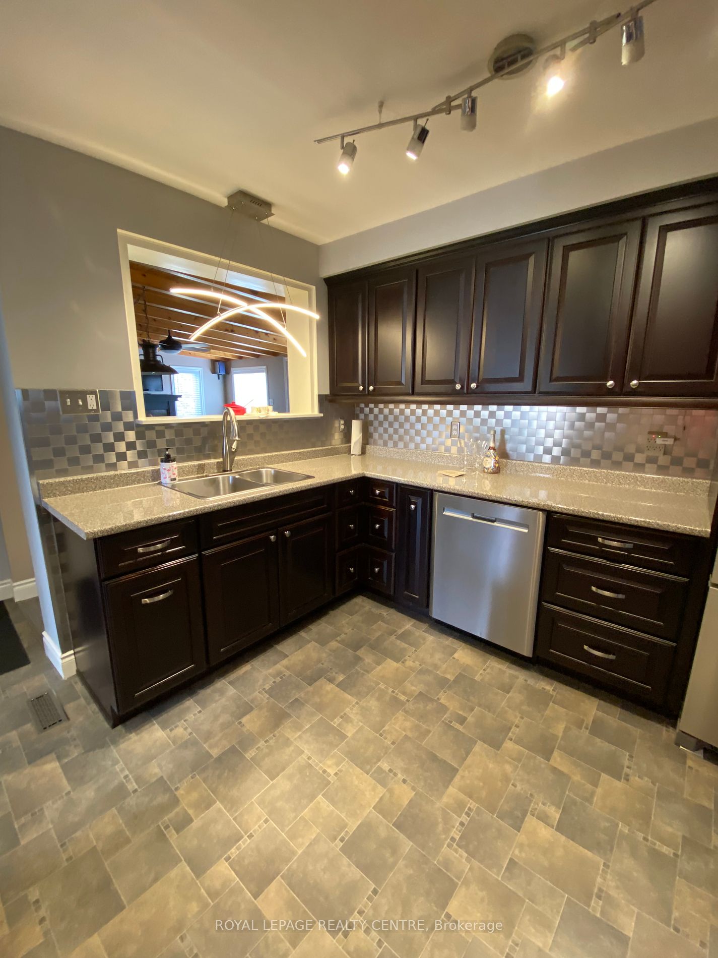 52 Bromley Cres Property Photo 10