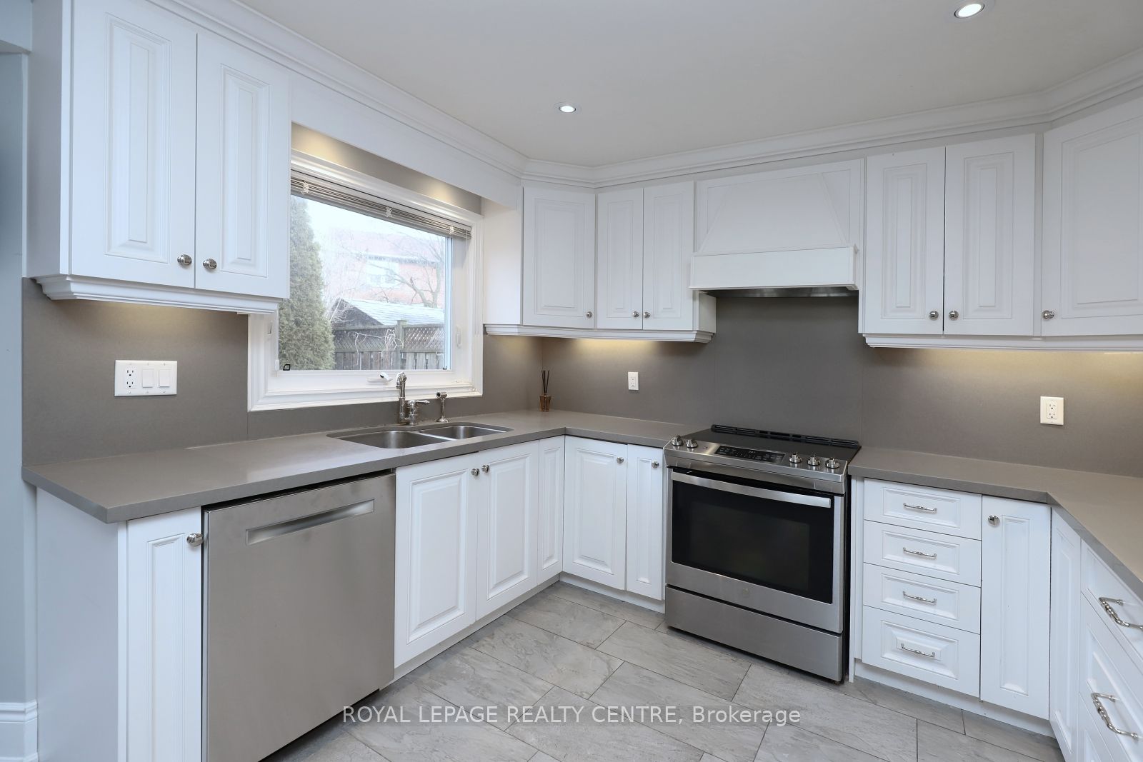2577 Burnford Tr Property Photo 12