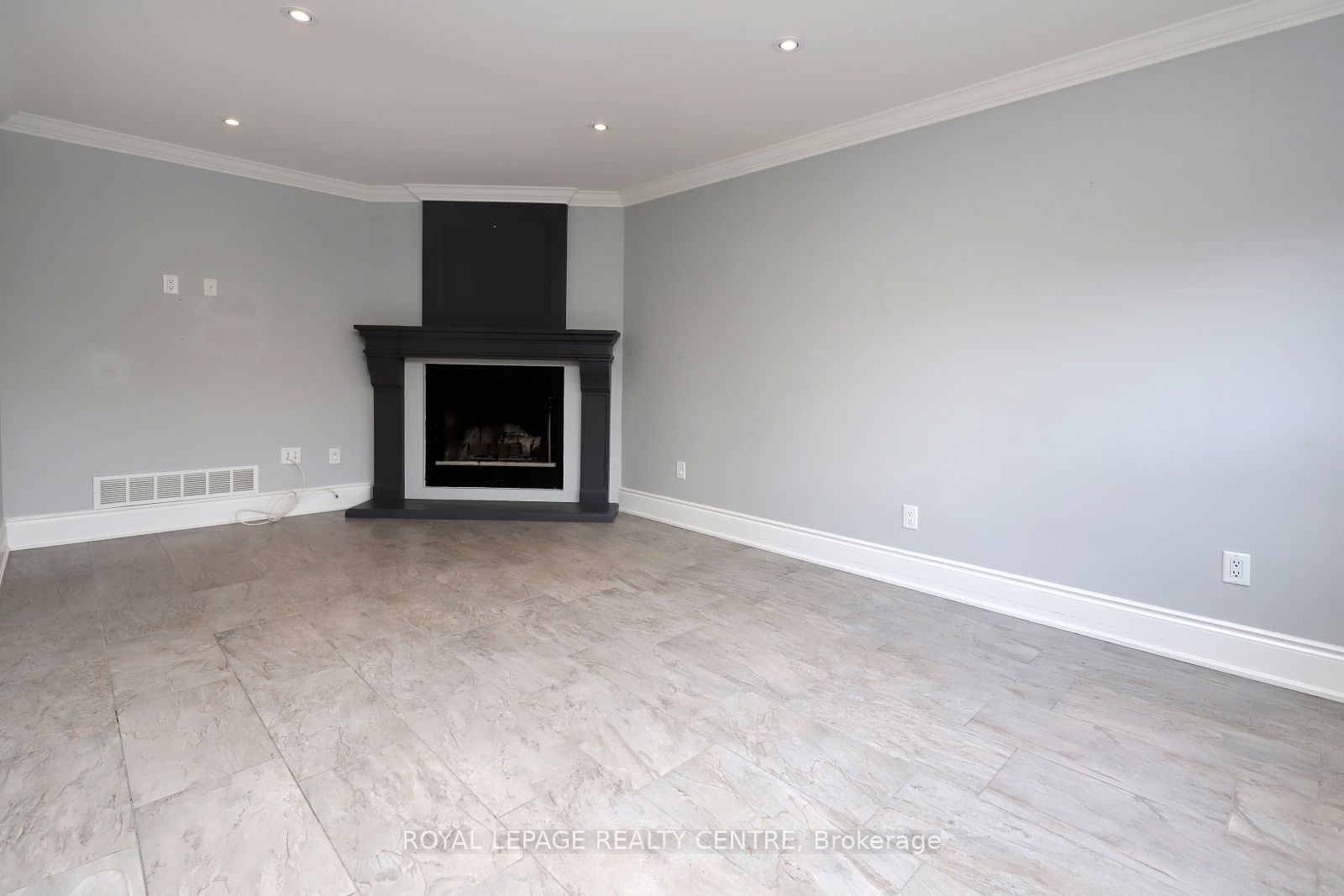 2577 Burnford Tr Property Photo 17