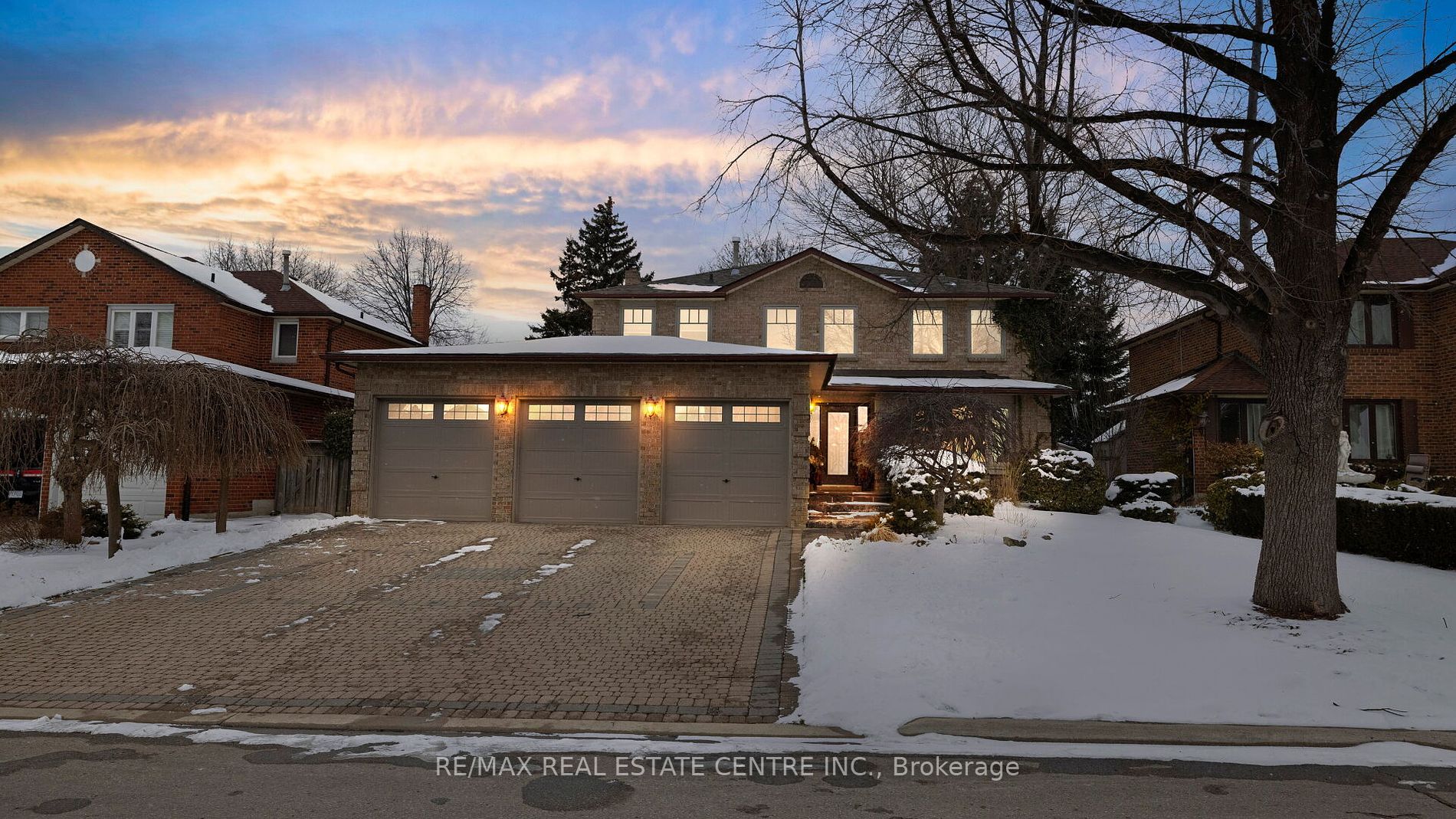 19 Montgomery Sq W Property Photo