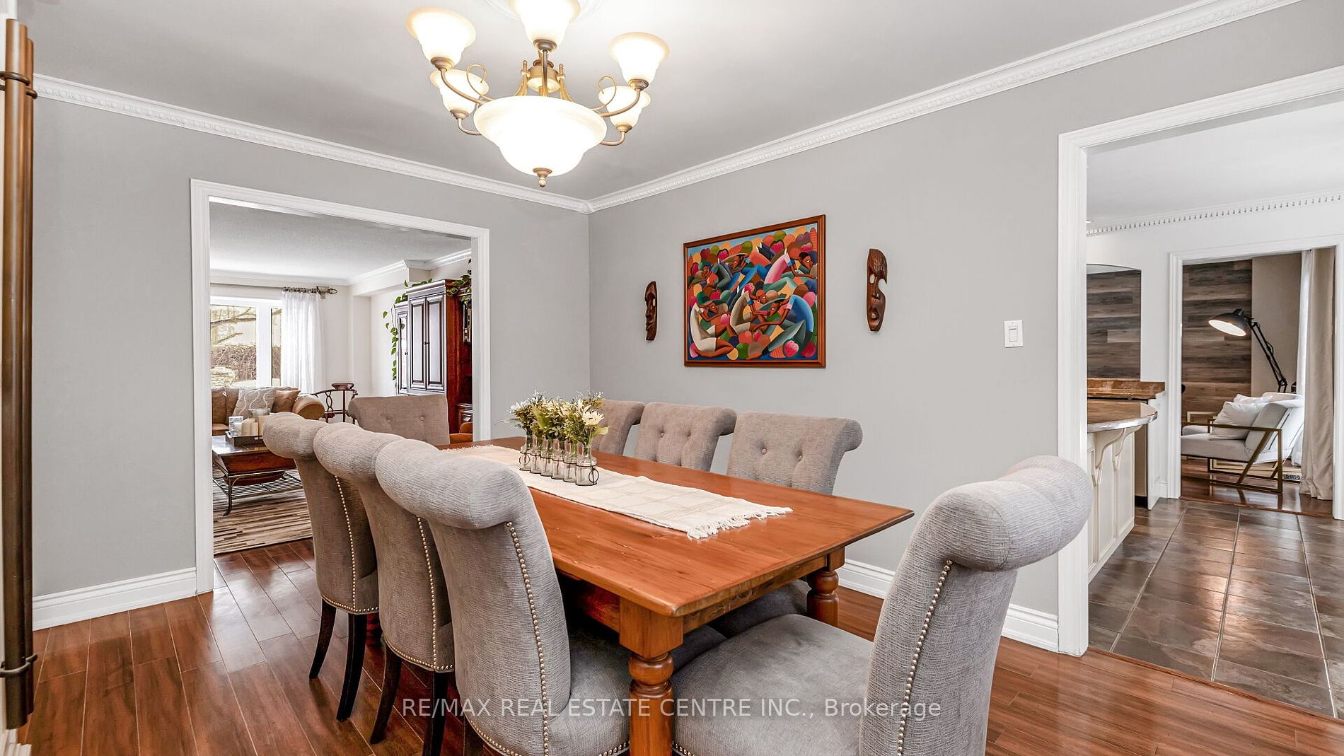 19 Montgomery Sq W Property Photo 7