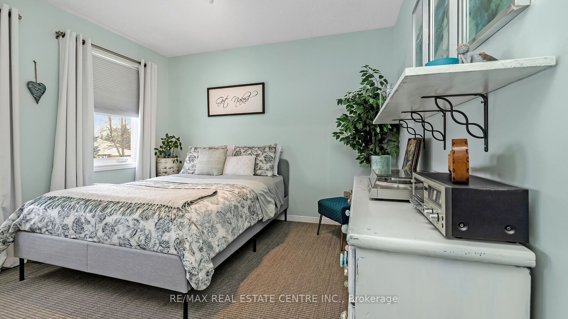 19 Montgomery Sq W Property Photo 21