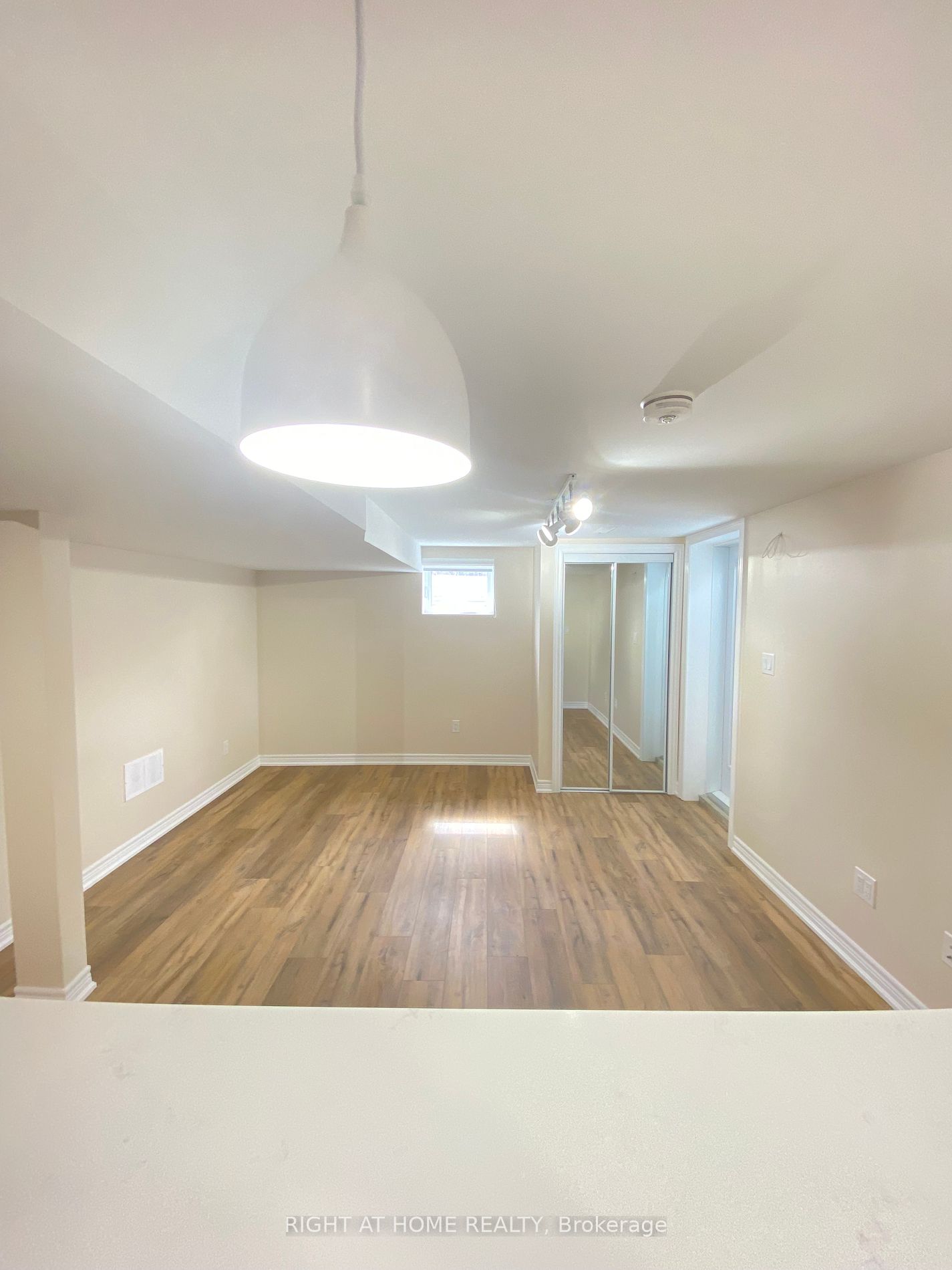 118 Avening Dr Property Photo 7