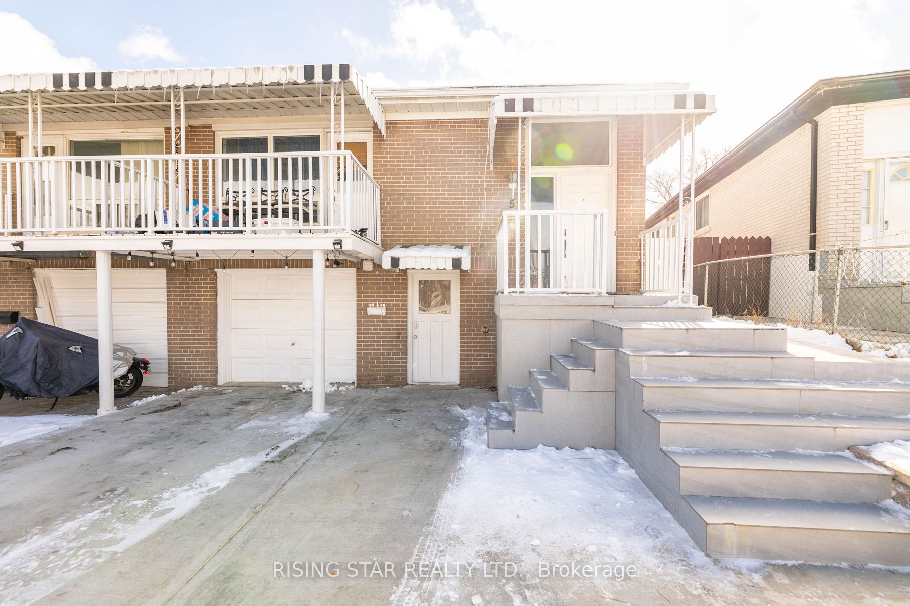 5 Tinton Cres Property Photo 1