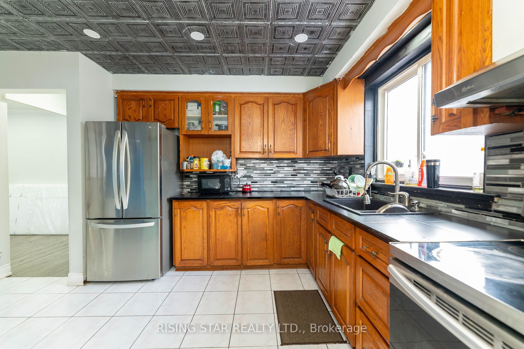 5 Tinton Cres Property Photo 6