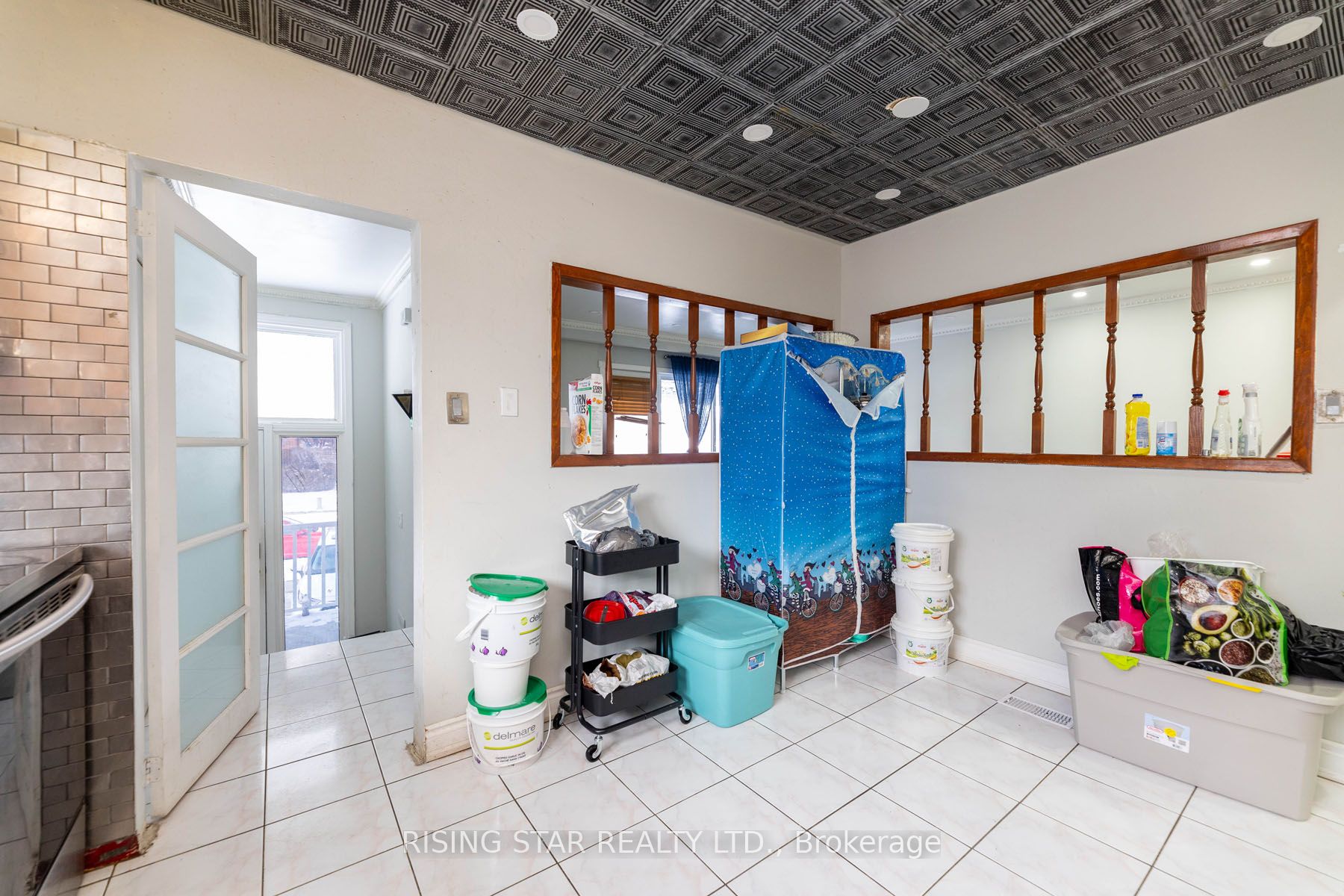 5 Tinton Cres Property Photo 7