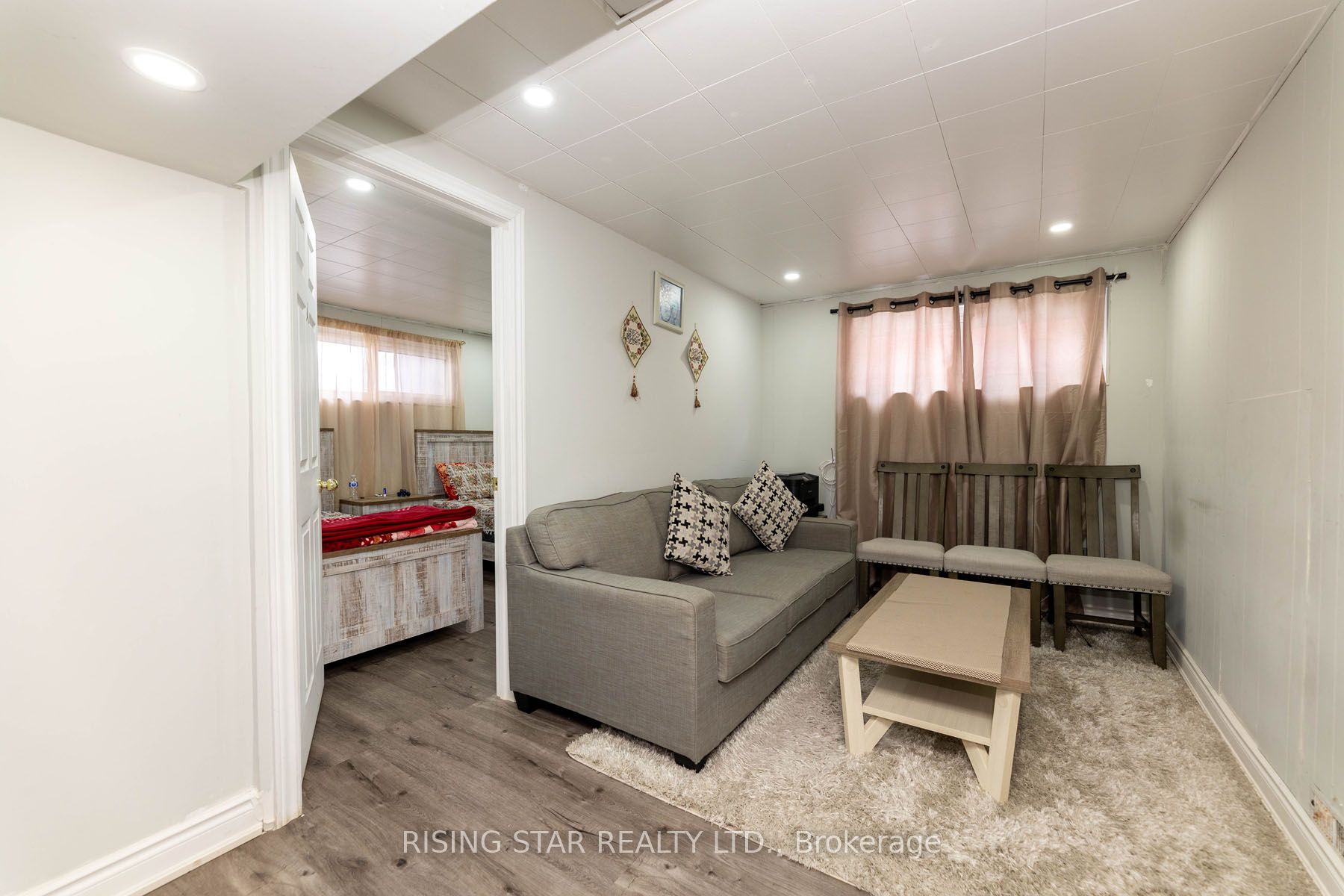5 Tinton Cres Property Photo 20