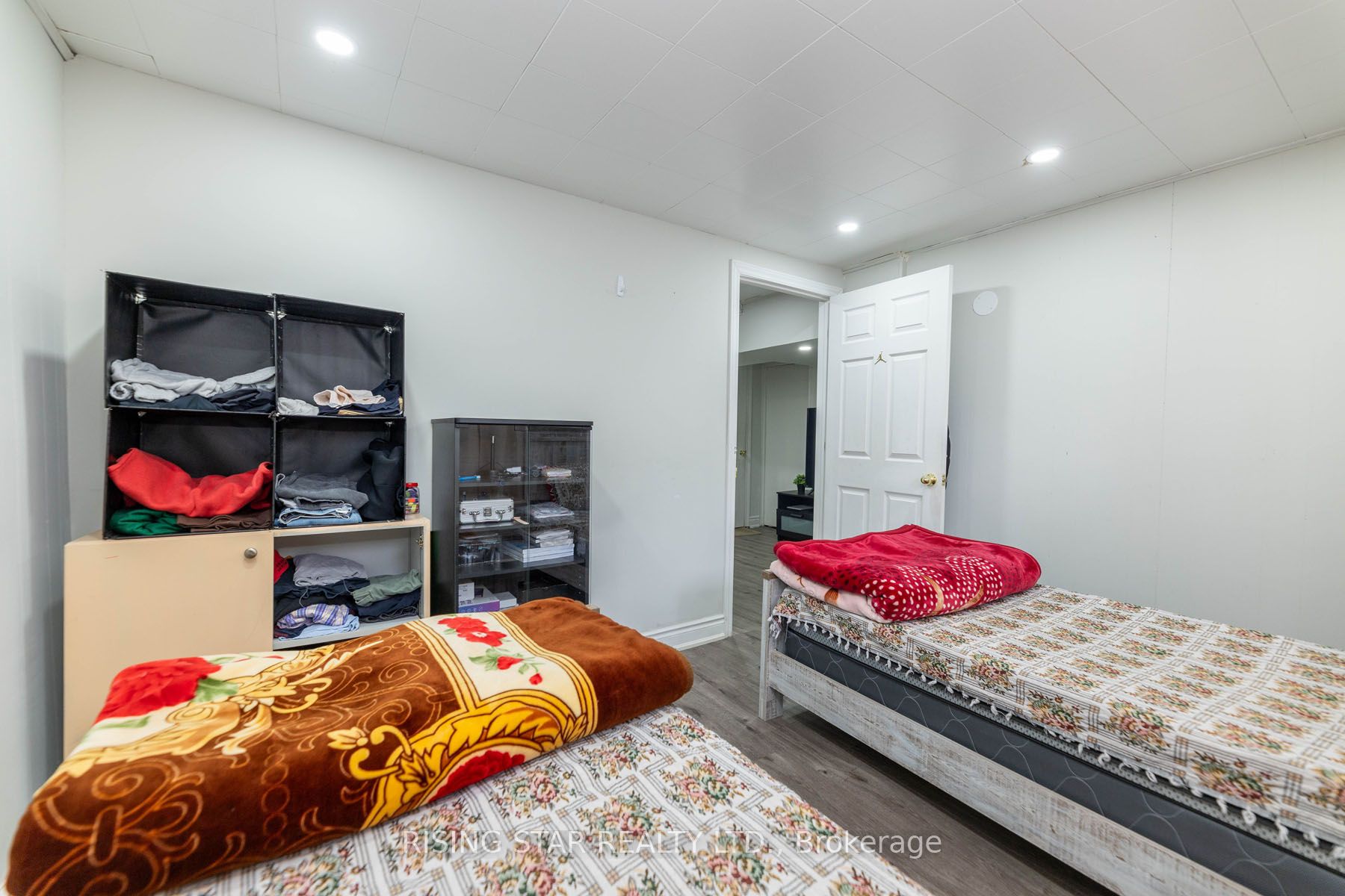 5 Tinton Cres Property Photo 23