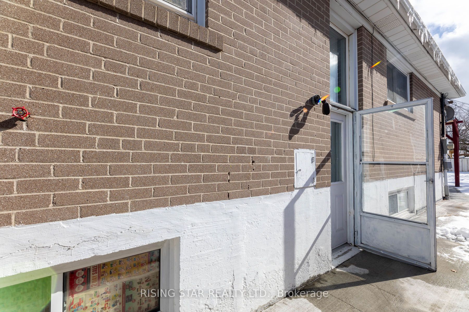 5 Tinton Cres Property Photo 33