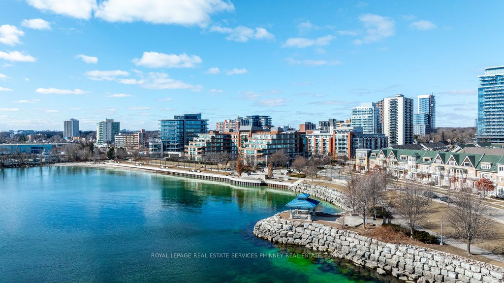 1 Hurontario St 19 Property Photo 2