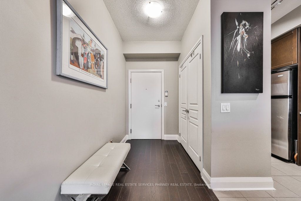 1 Hurontario St 19 Property Photo 7