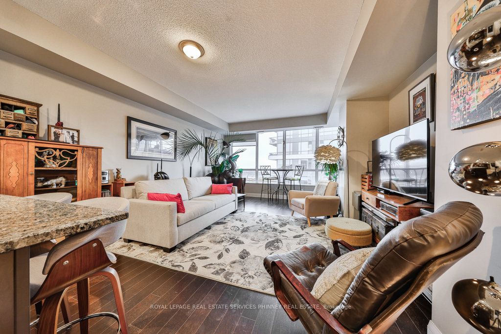 1 Hurontario St 19 Property Photo 10