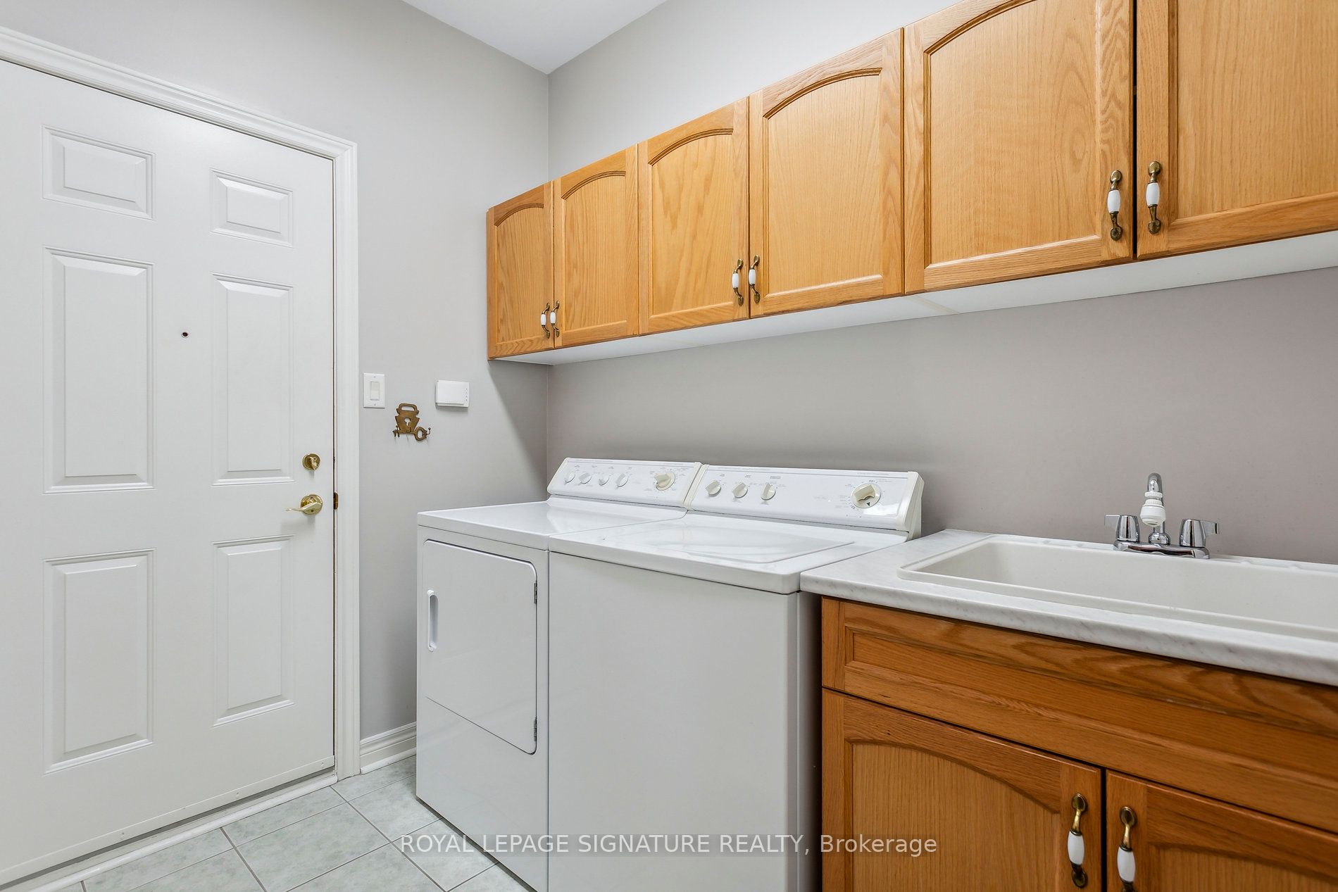 4155 Stonebridge Cres 0 Property Photo 24