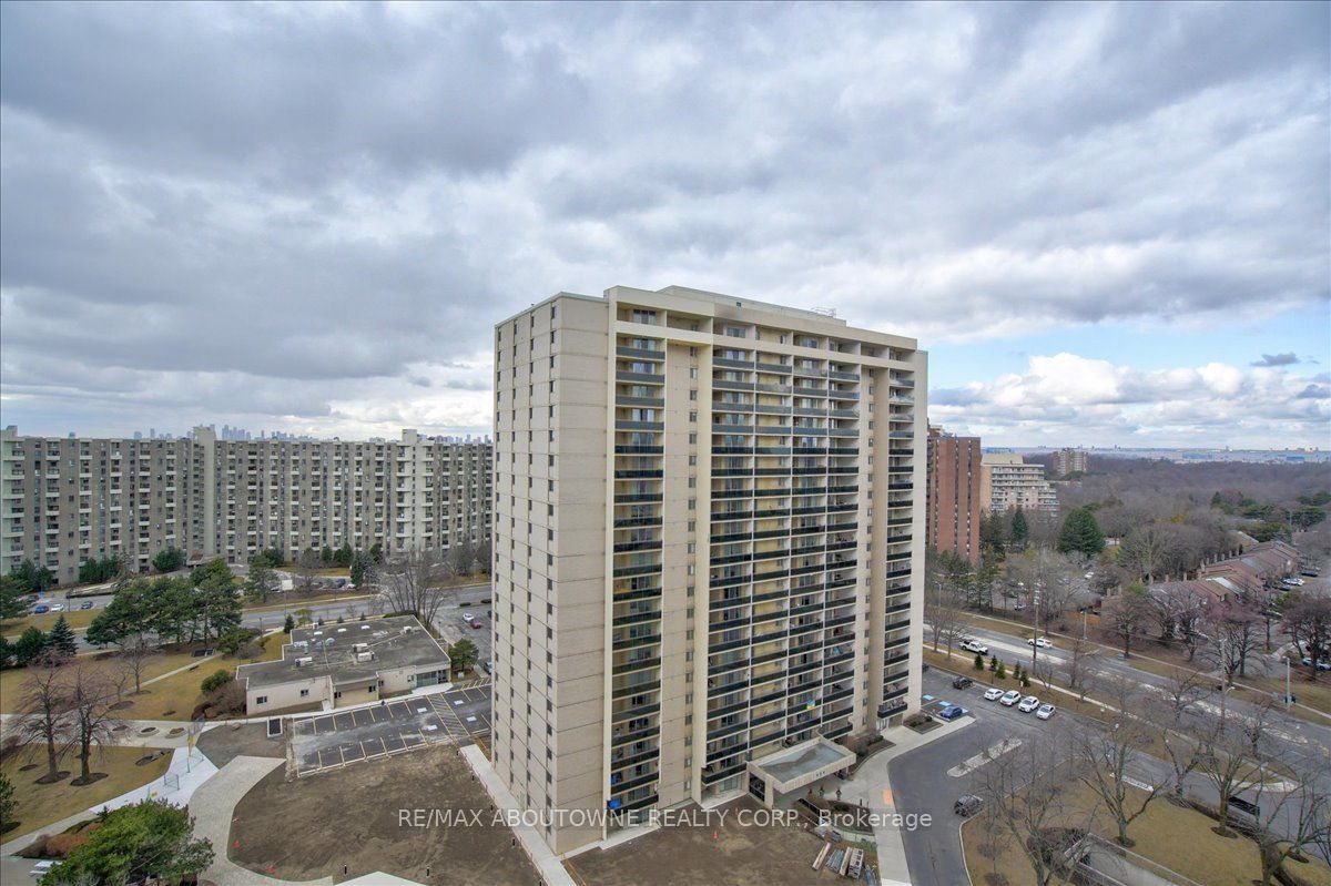 812 Burnhamthorpe Rd 6 Property Photo 25