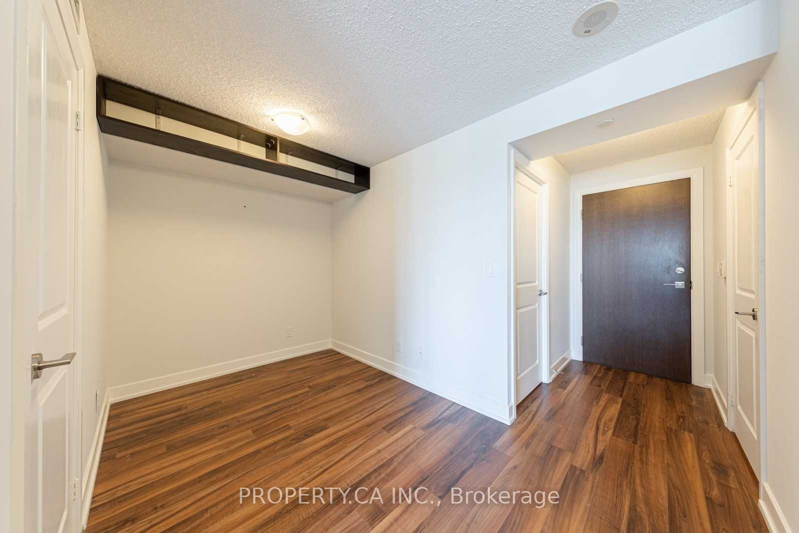 6 Eva Rd 9 Property Photo 2