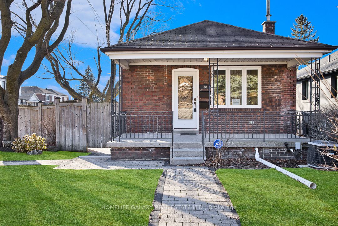 38 Montcalm Ave Property Photo 1