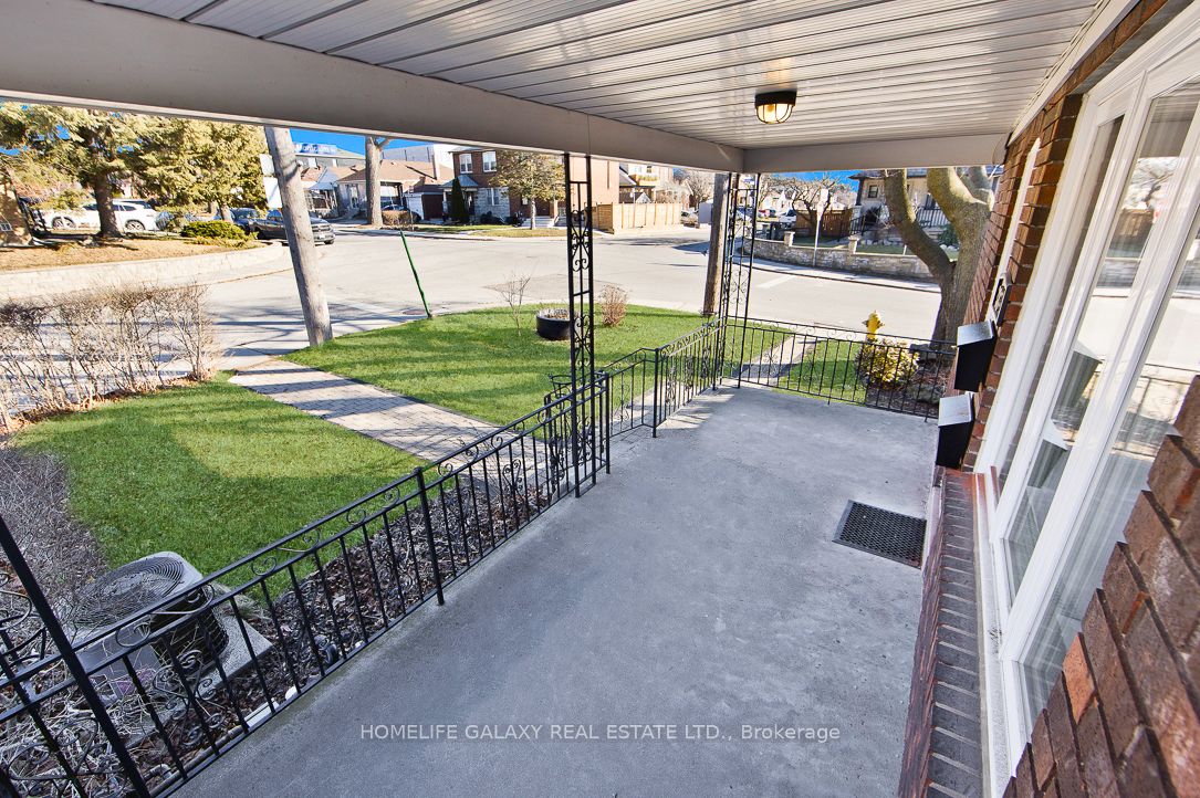 38 Montcalm Ave Property Photo 2