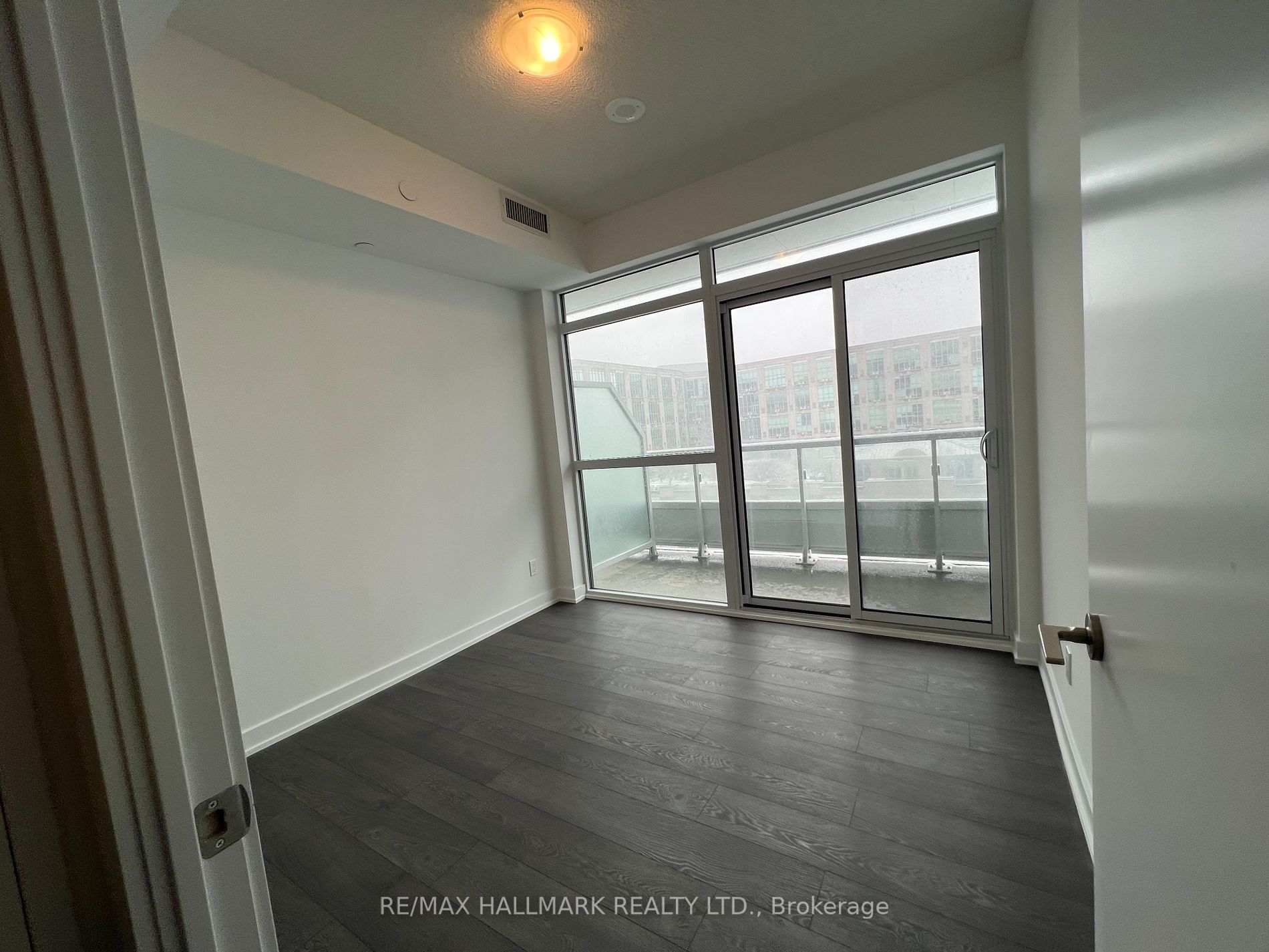 251 Manitoba St 2 Property Photo 12
