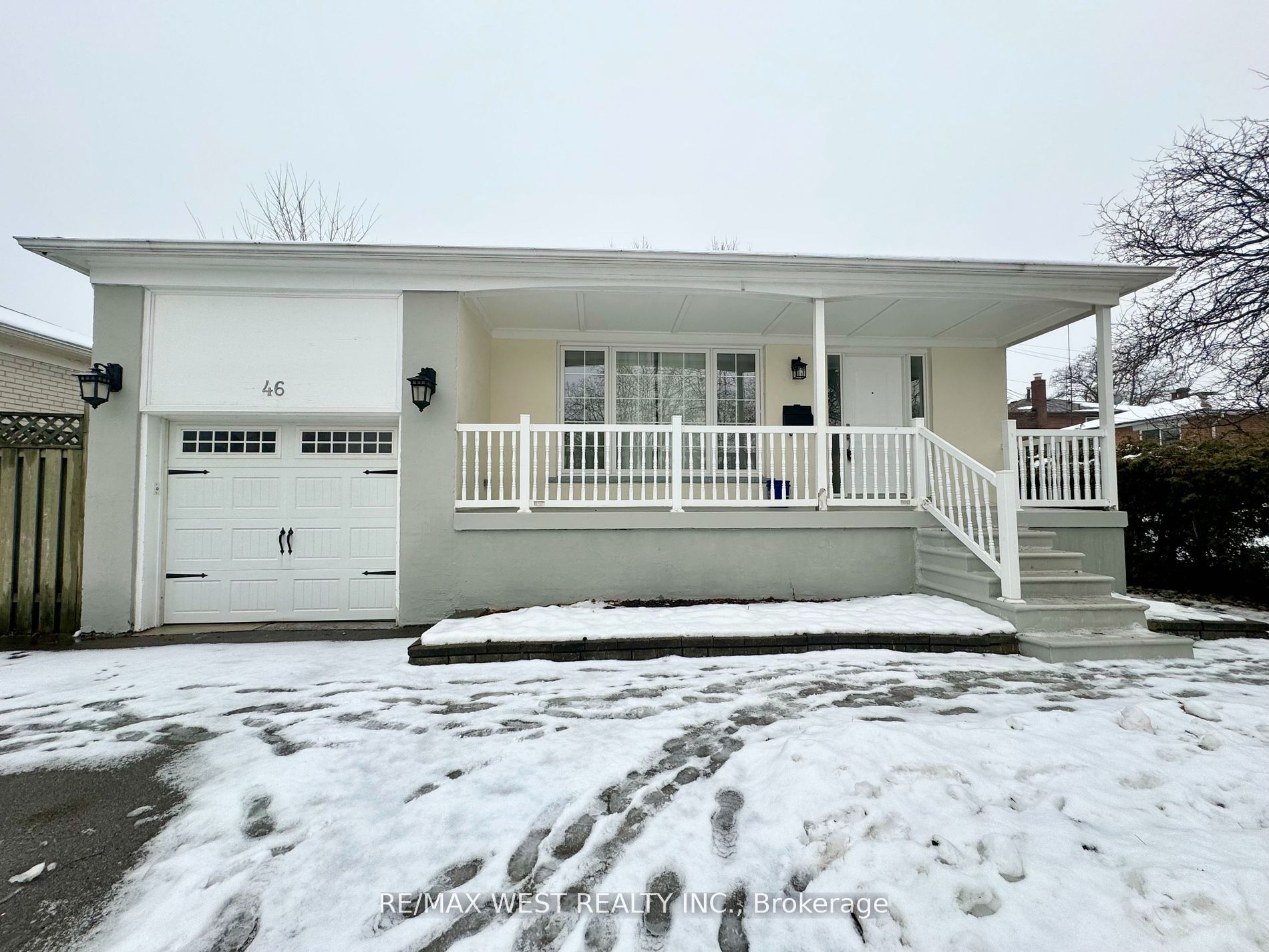 46 Tealham Dr Property Photo 1