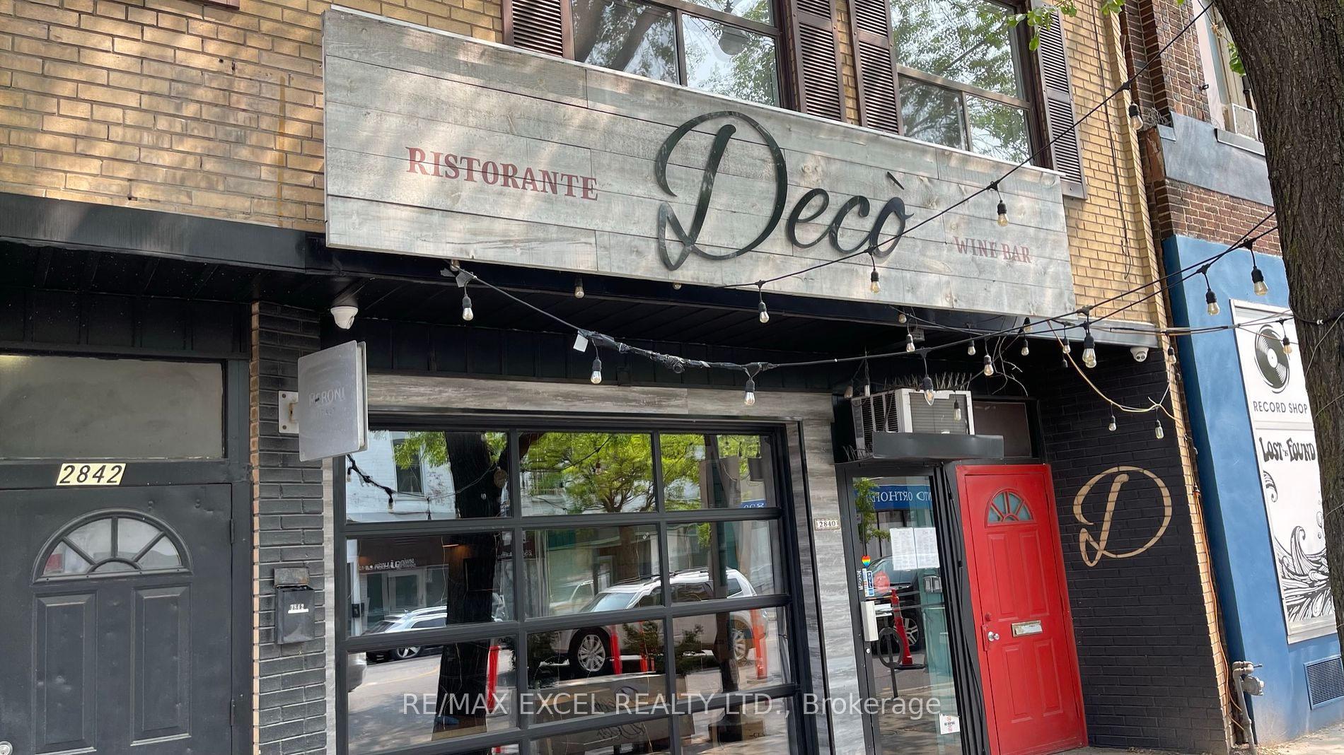 2840 Dundas St W Property Photo 1