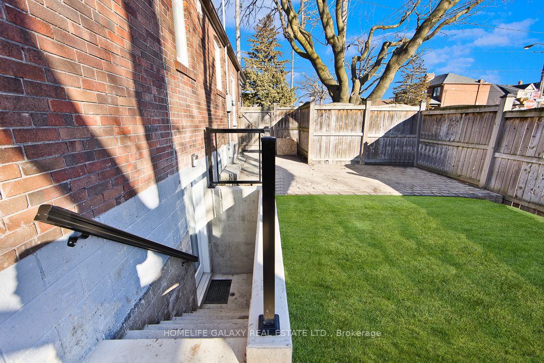 38 Montcalm Ave Property Photo 1