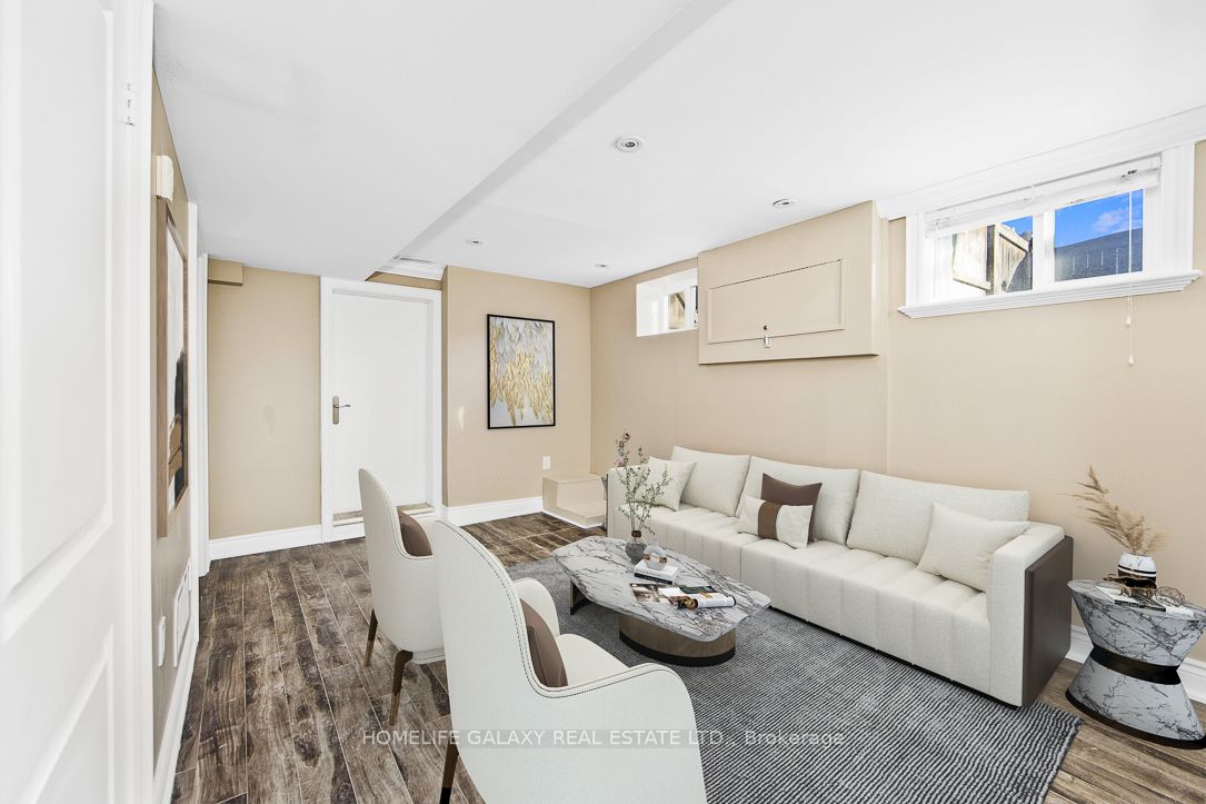 38 Montcalm Ave Property Photo 2