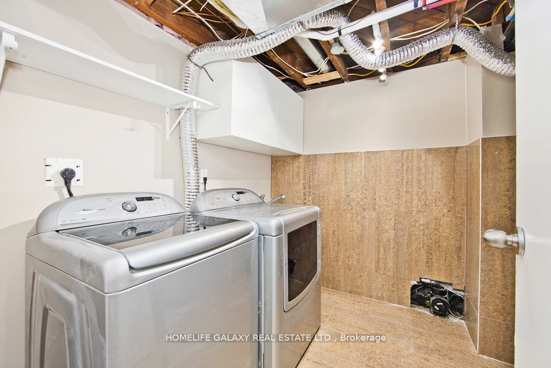 38 Montcalm Ave Property Photo 9